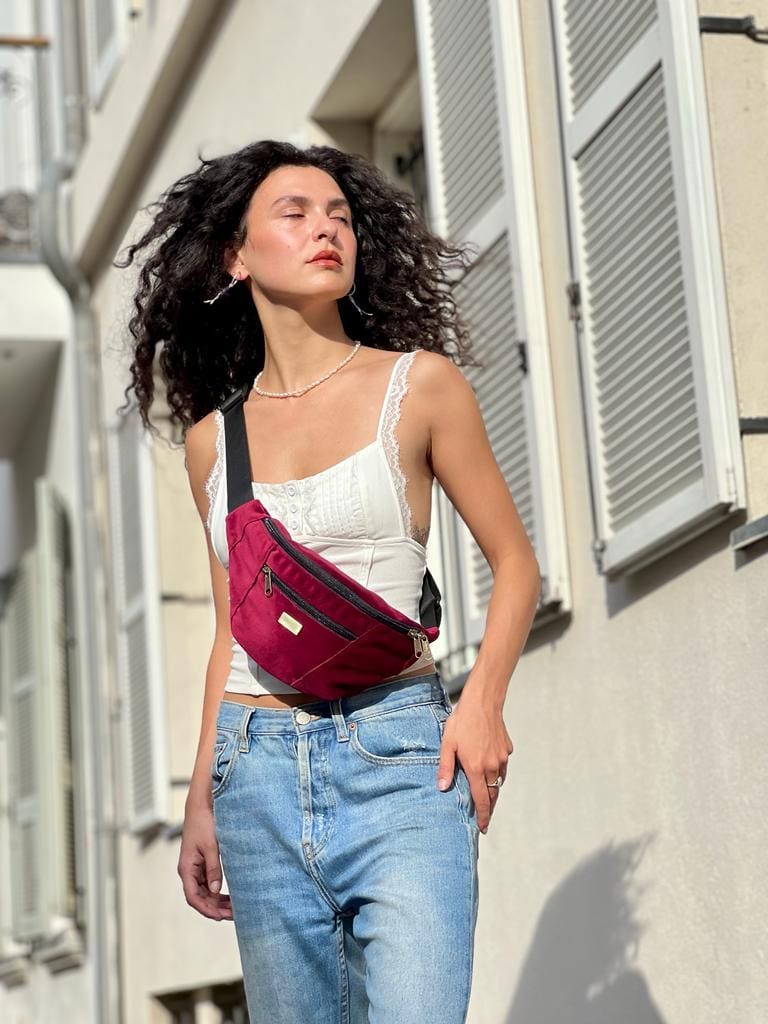 Large burgundy velvet Rooney pouch