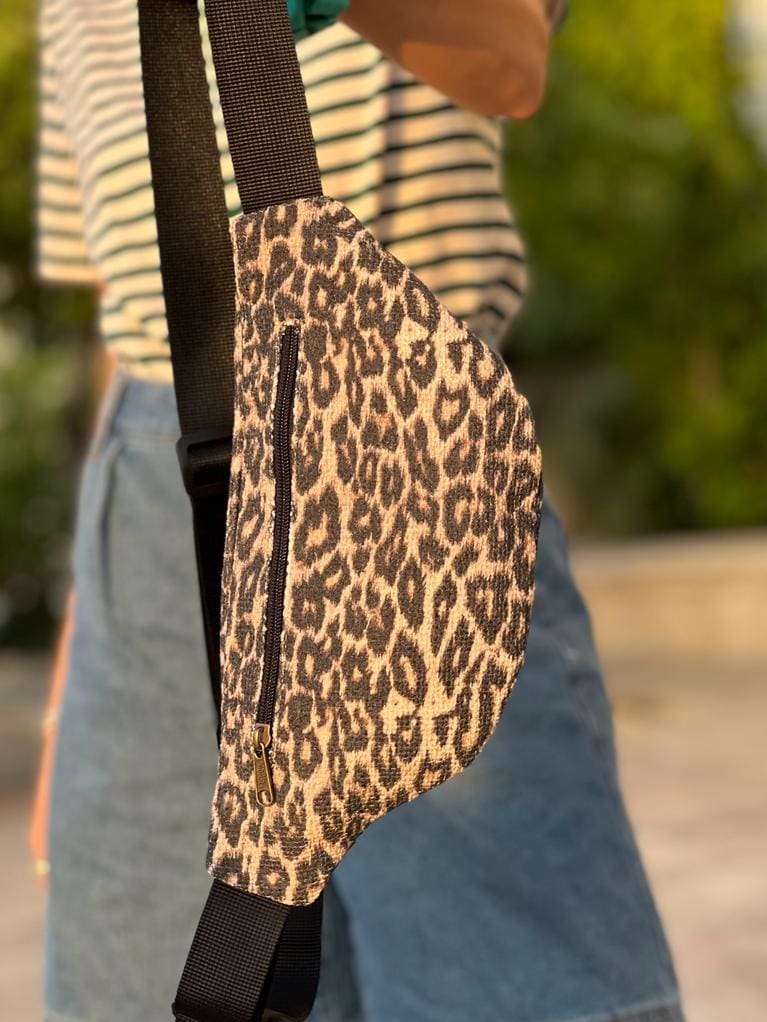 Large rony pouch spotted canvas