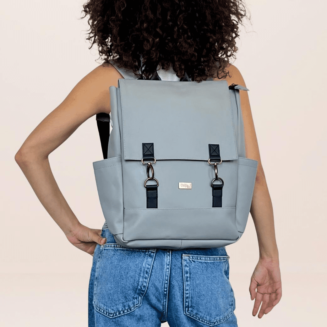 תיק גב אפור בהיר