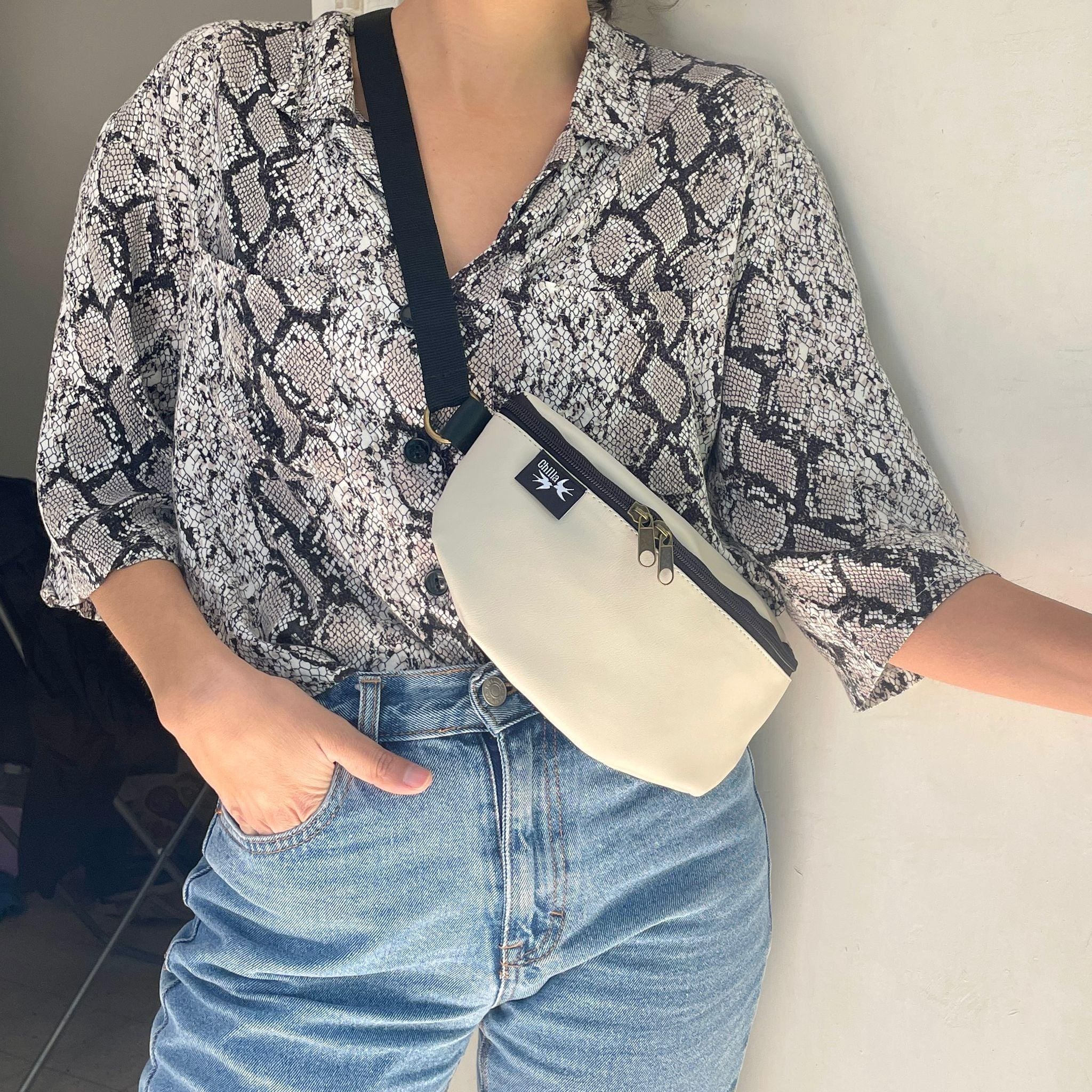 פאוץ' שמנת דמוי עור