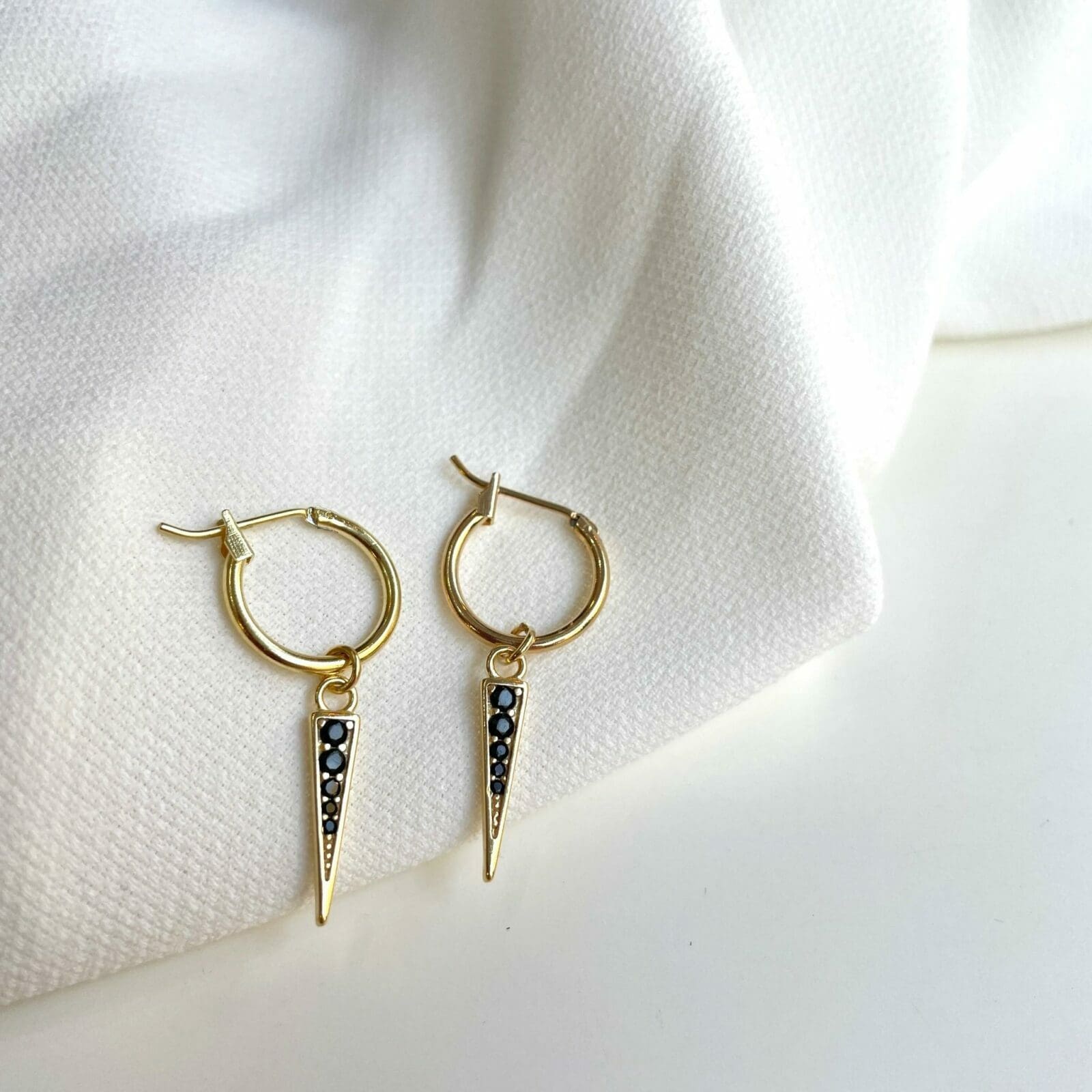 עגילי 'מרי' מוזהבים