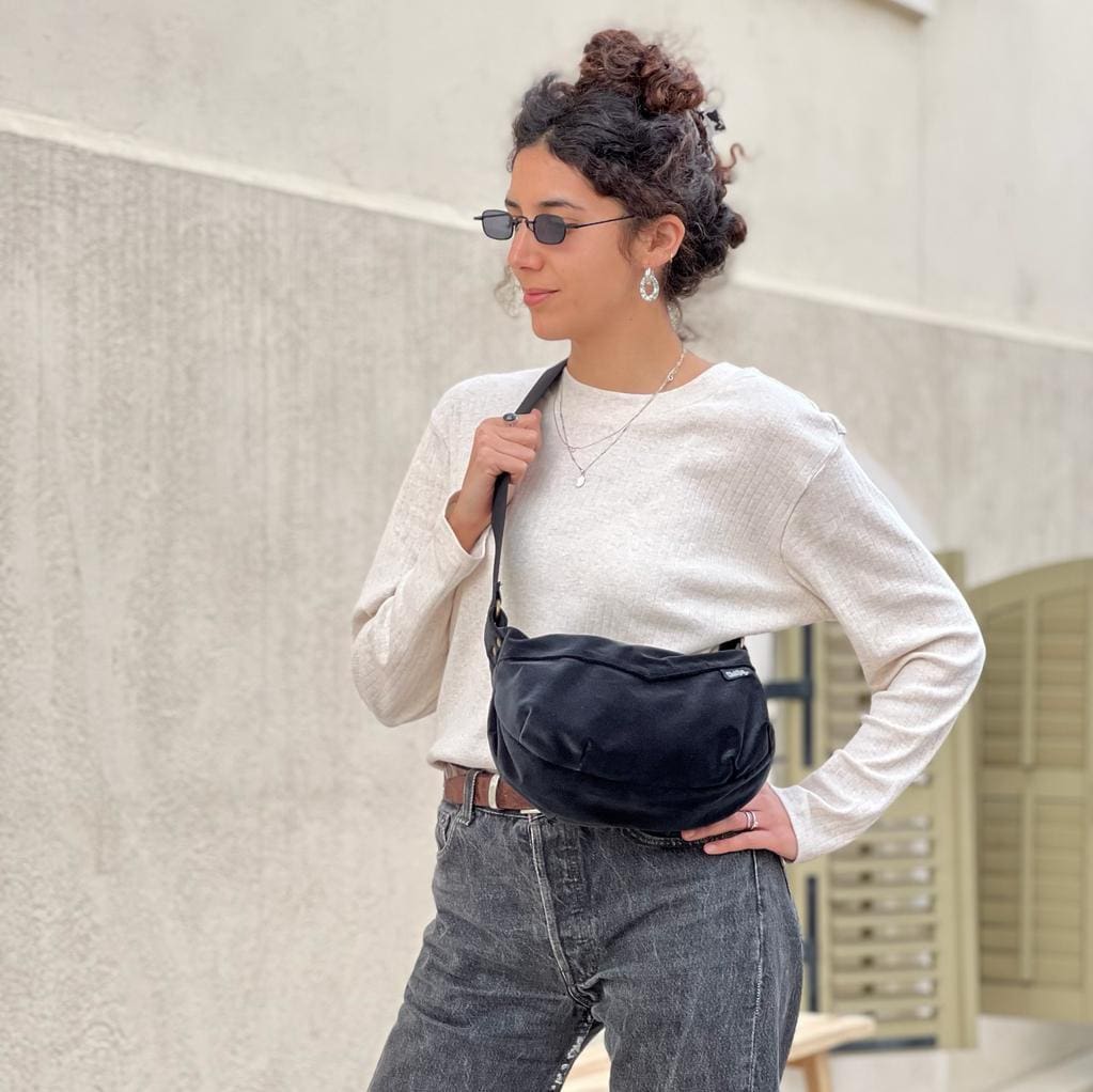 Velvet Black Vital Side Bag