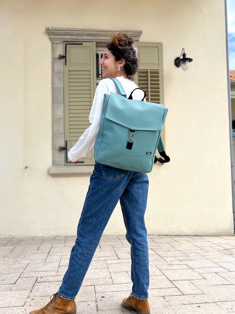 תיק גב טורקיז בהיר