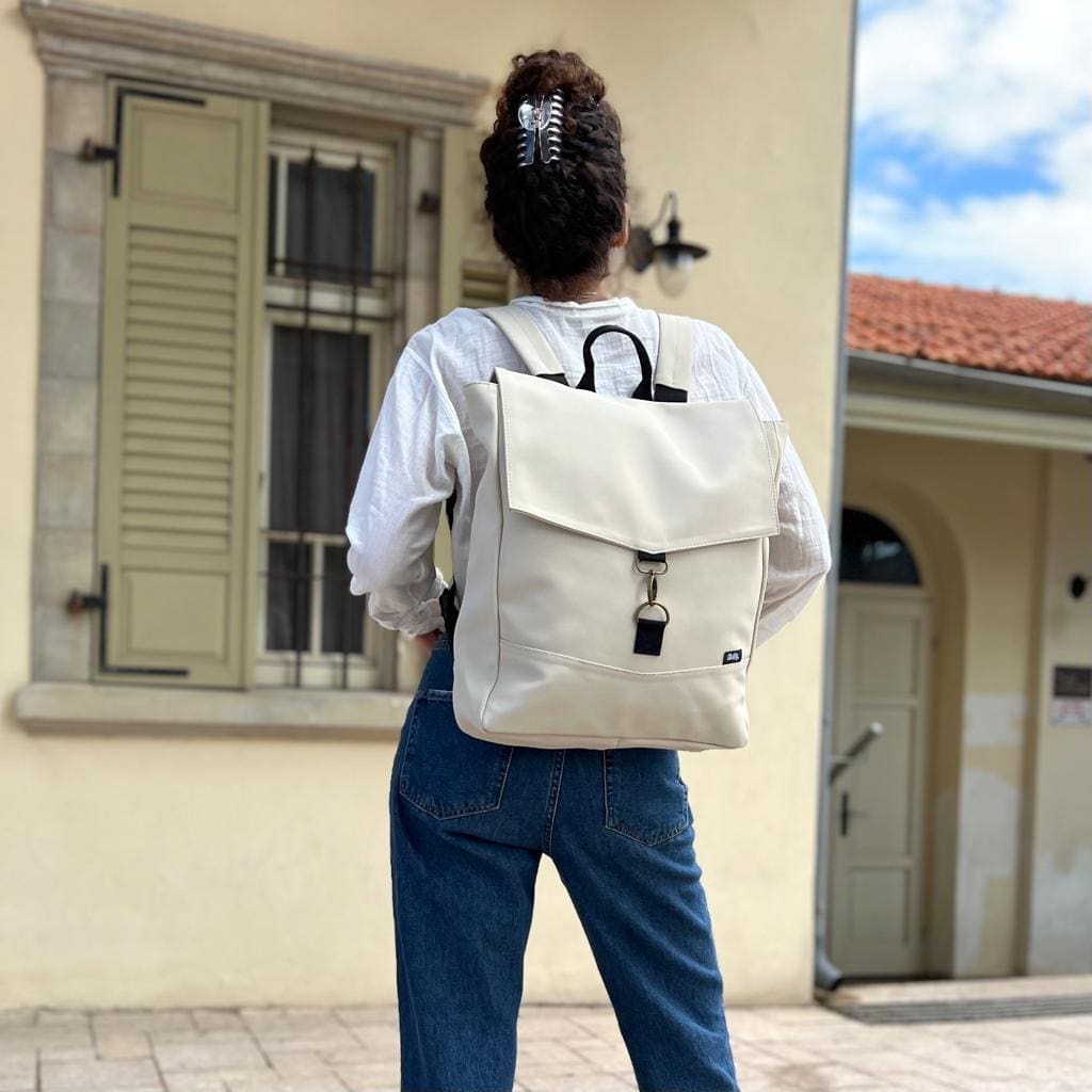 תיק גב שמנת דמוי עור