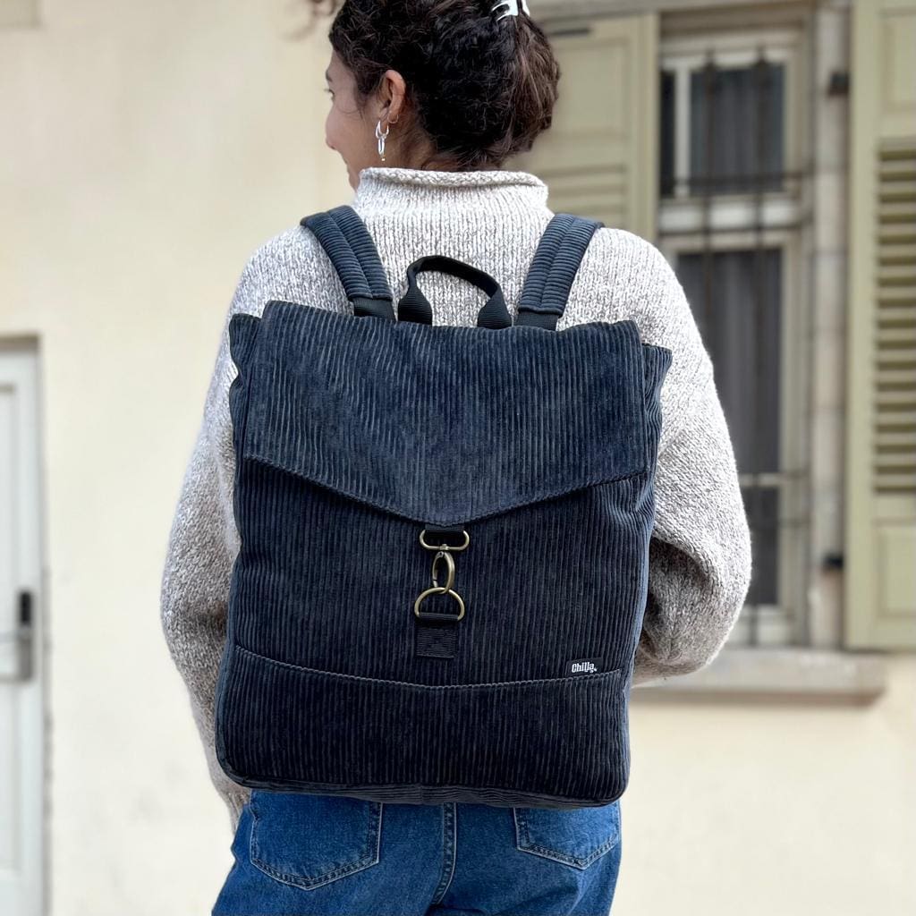 תיק סטודנט גדול שחור קורדרוי