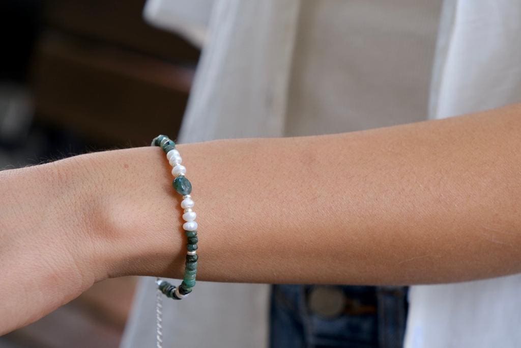 'Chloe' emerald and pearl bracelet