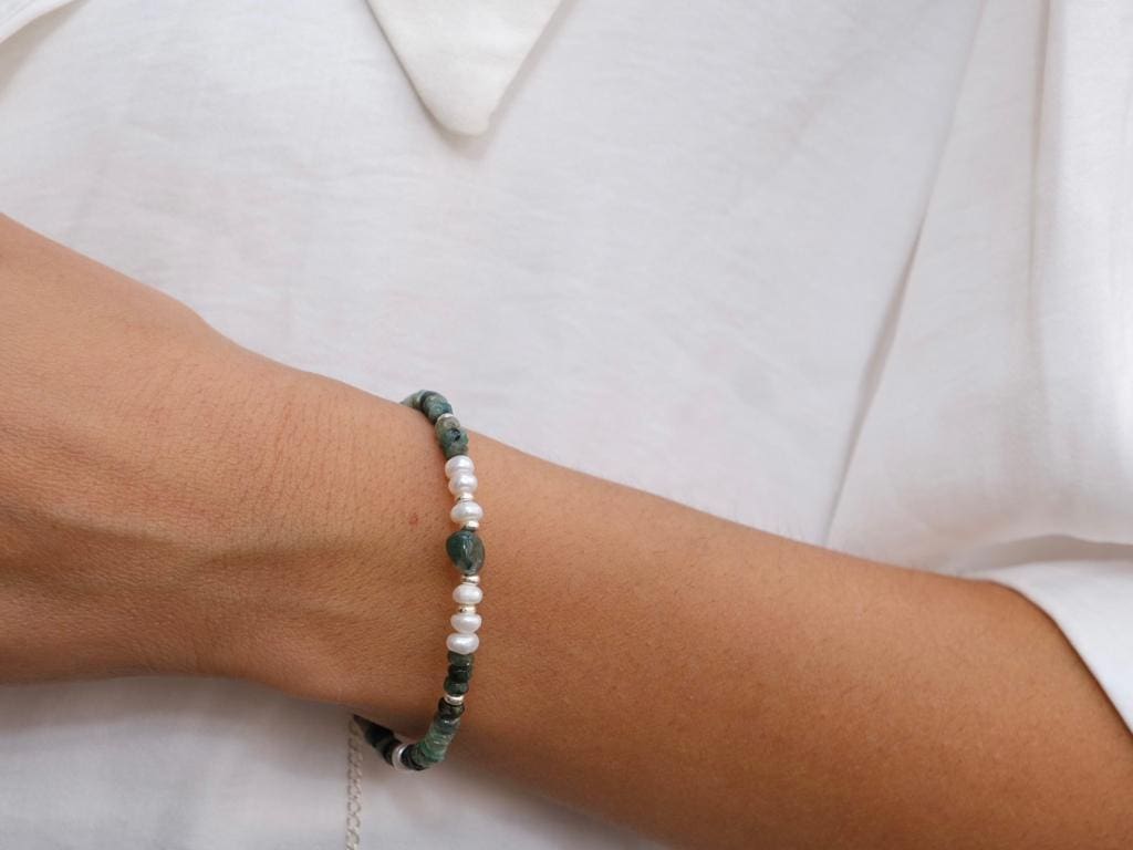 'Chloe' emerald and pearl bracelet