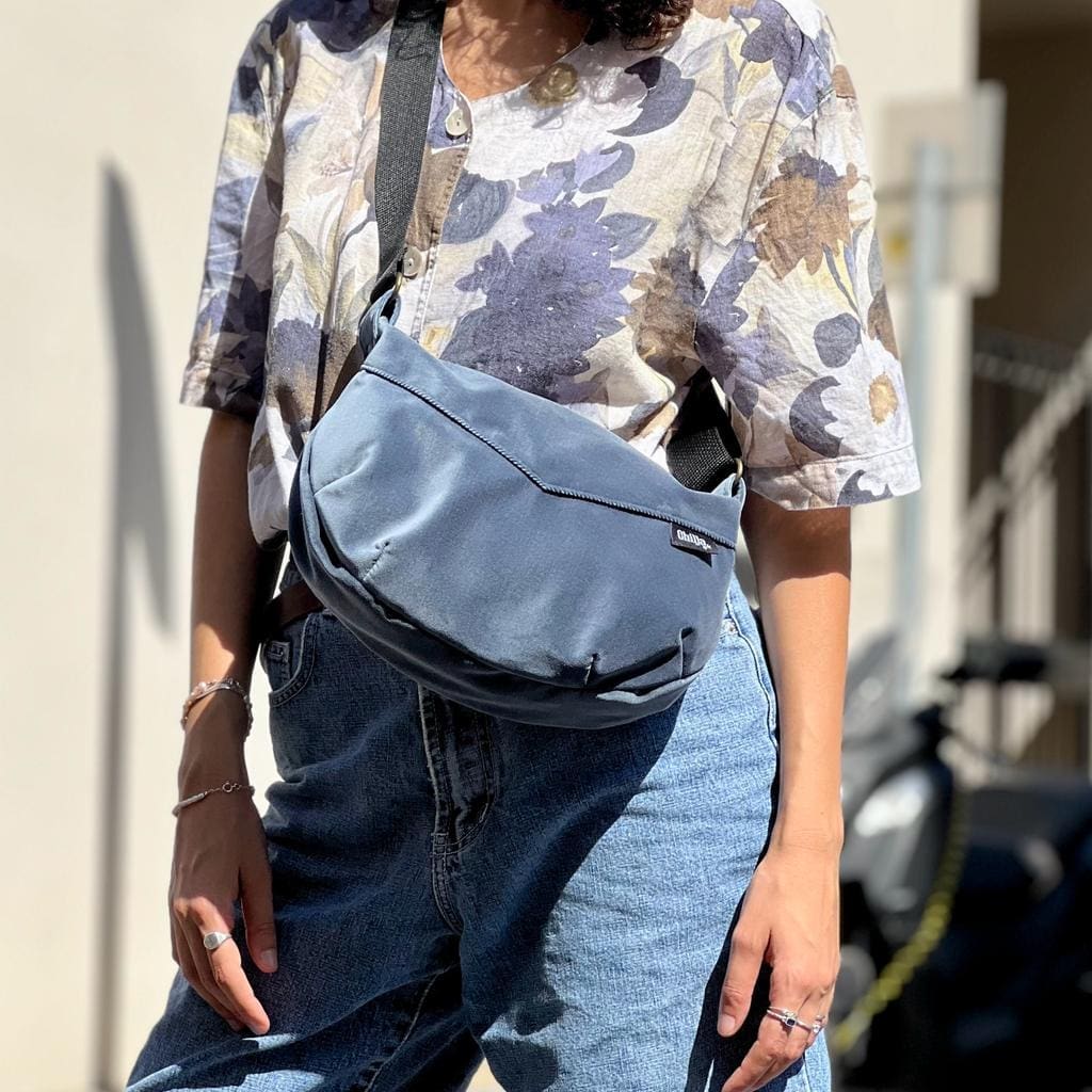 תיק ויטל כחול קטיפה