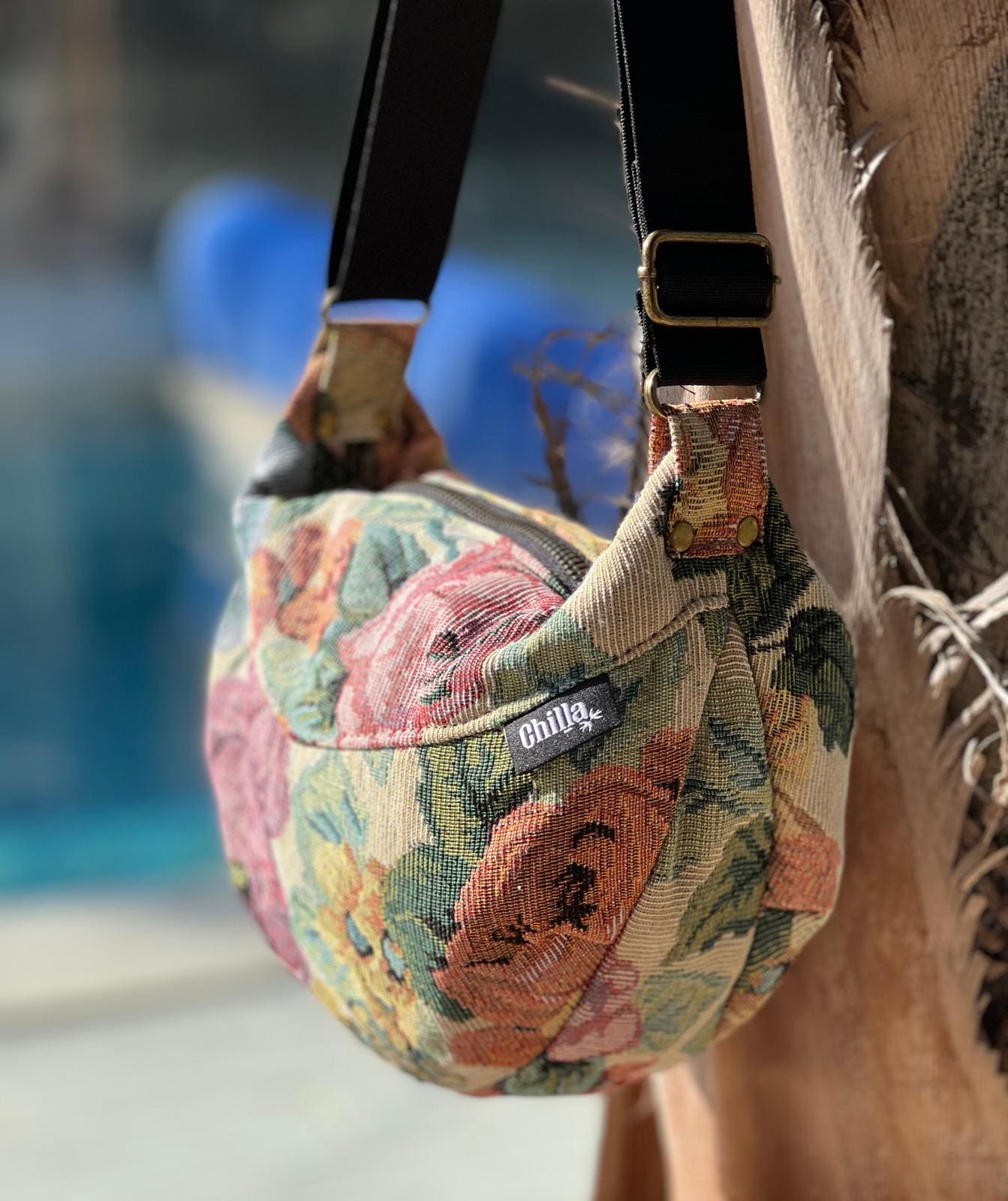 New Vintage Cream Vital Side Bag