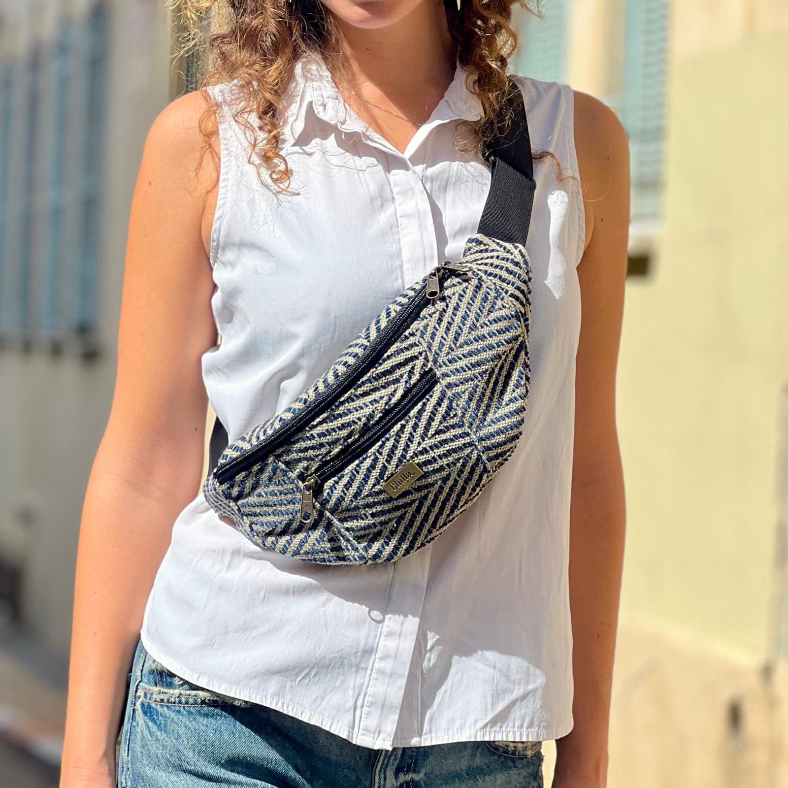 Big Ronny pouch in Belen