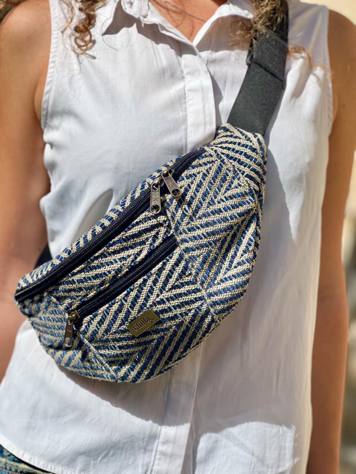 Big Ronny pouch in Belen