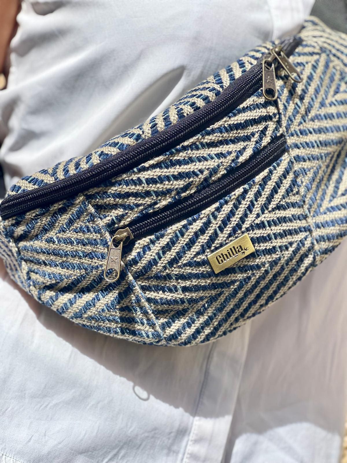 Big Ronny pouch in Belen