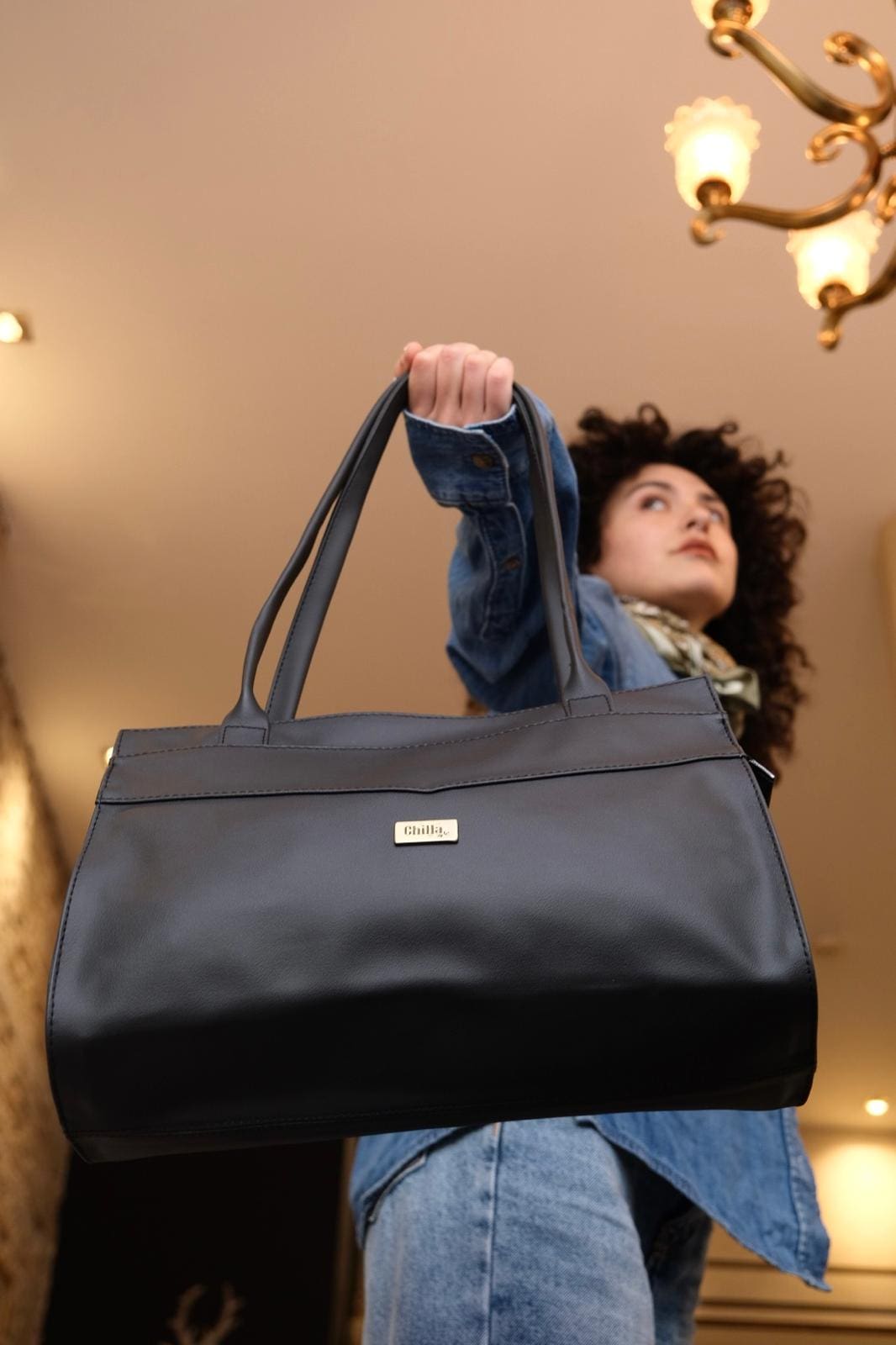 Black Lou'iz Shoulder Bag