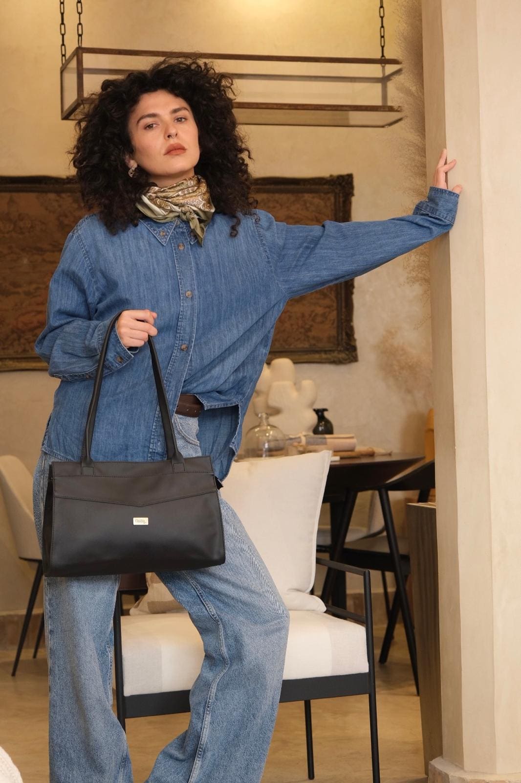 Black Lou'iz Shoulder Bag