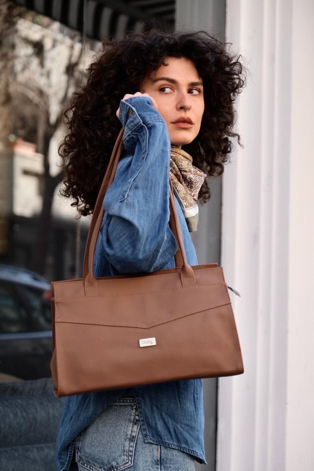 Light Brown Lou'iz Shoulder Bag