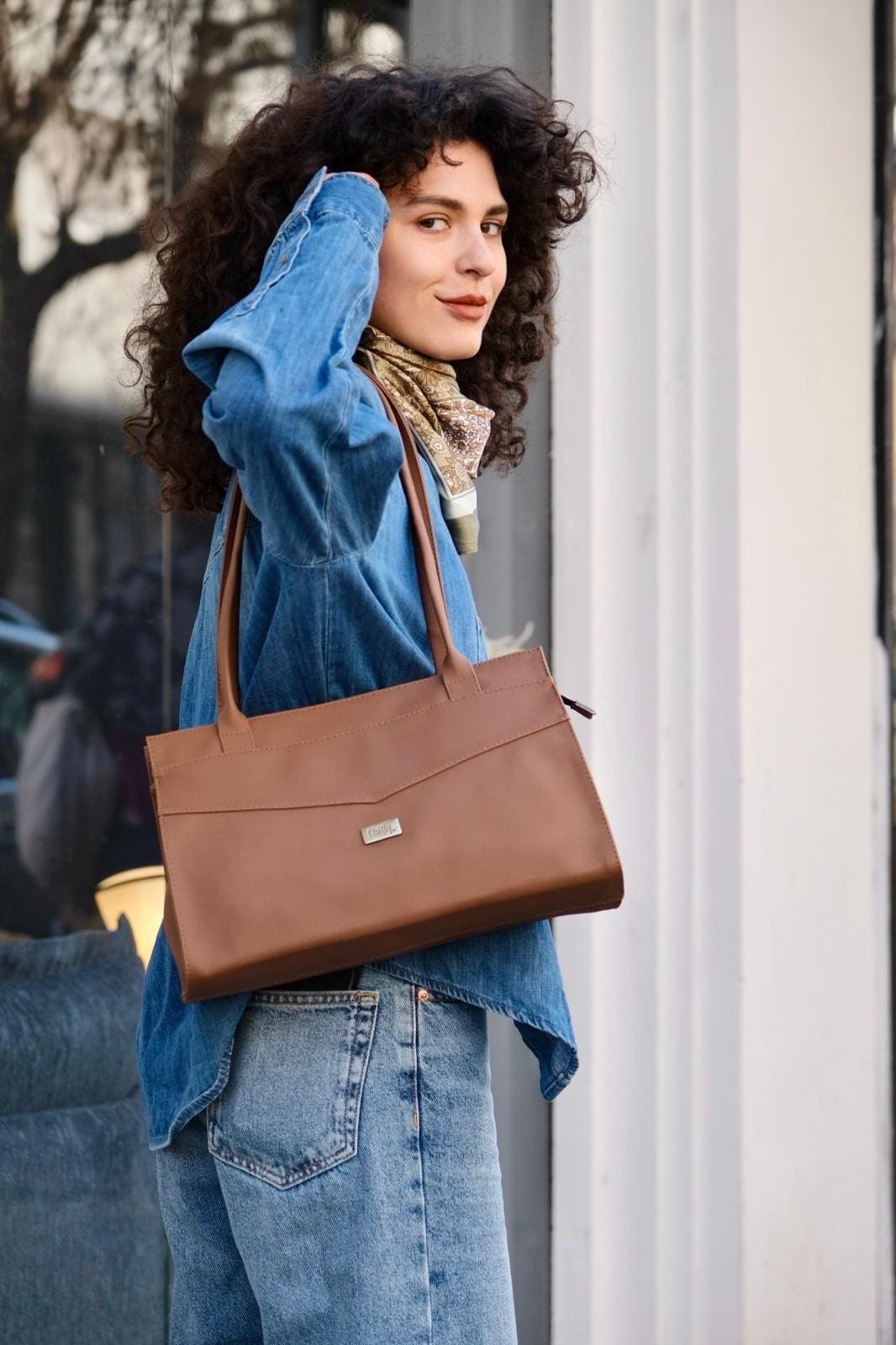 Light Brown Lou'iz Shoulder Bag