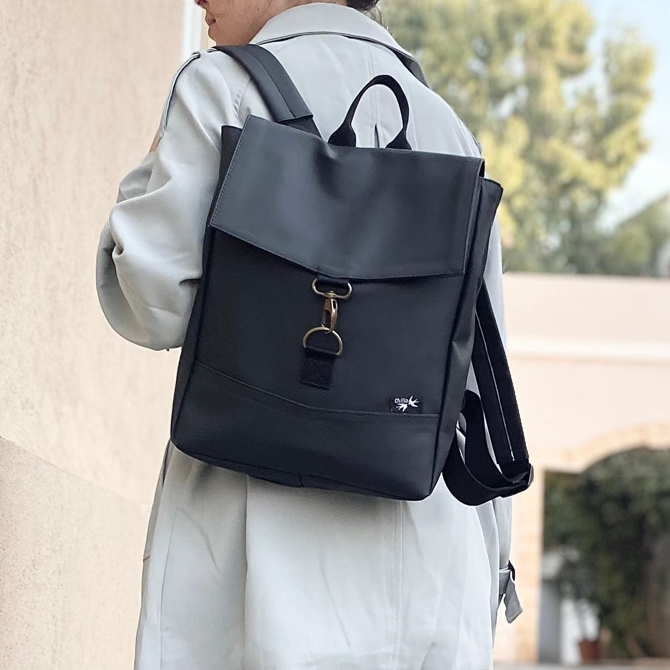 תיק גב קטן שחור