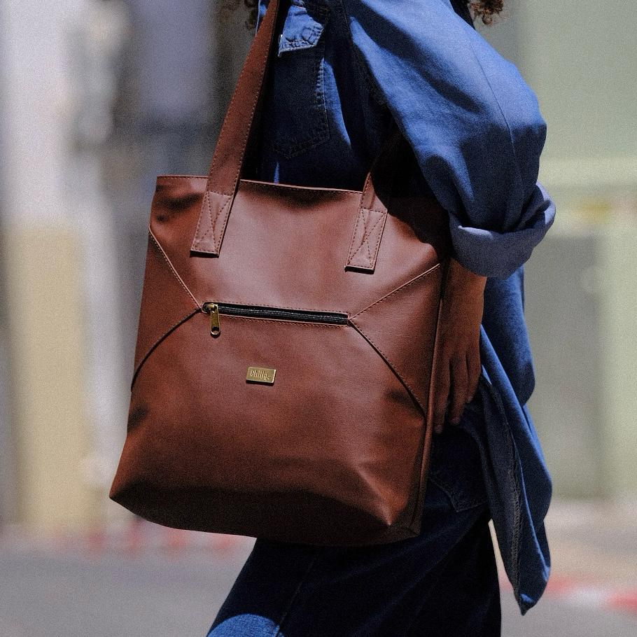 Earth Brown Large Tommy Side Bag