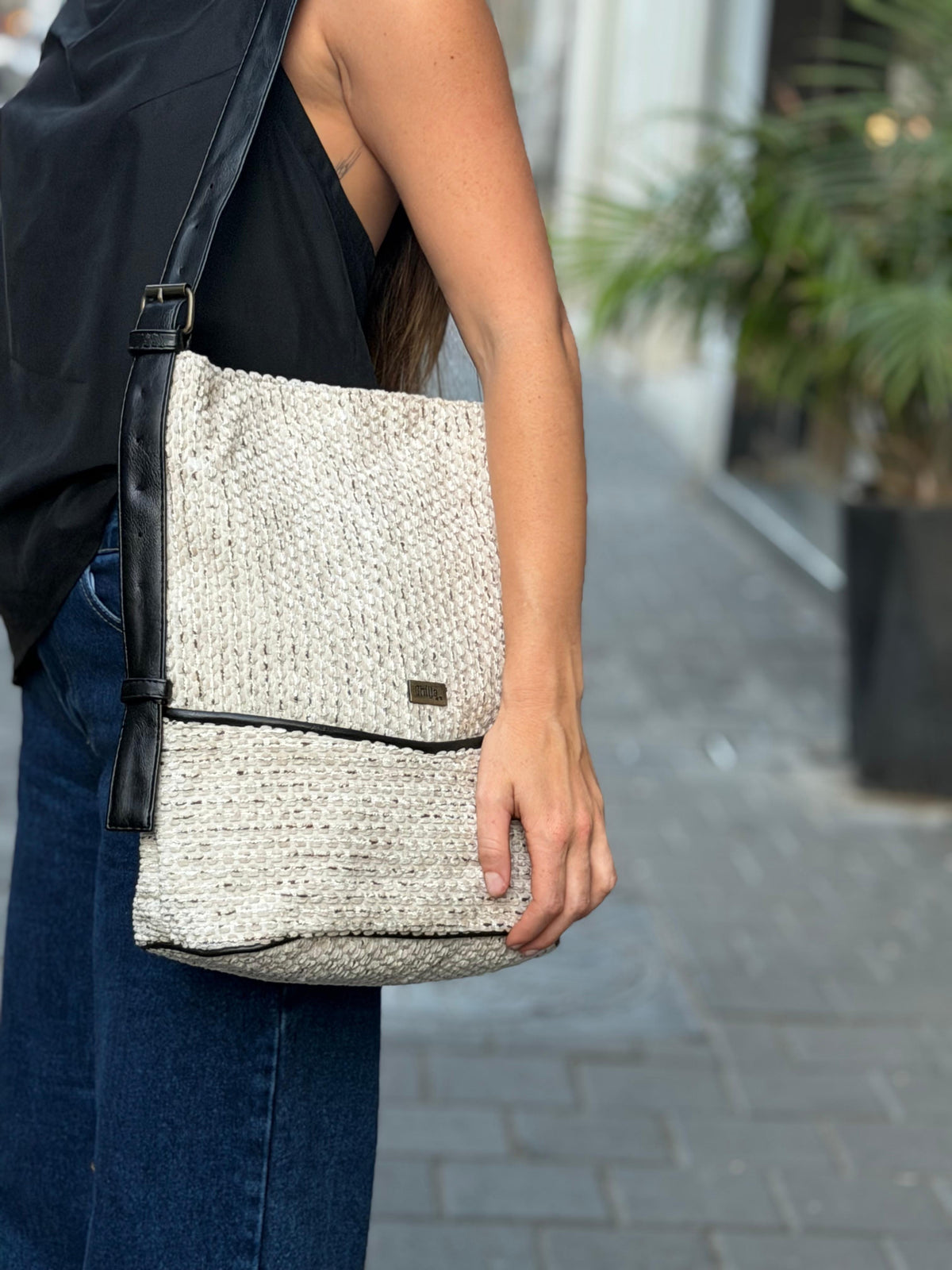 White Large Bucket Side Bag