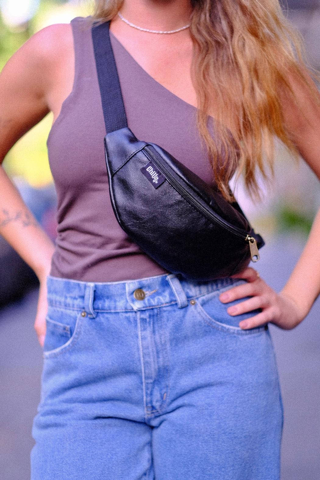 Retro Black Roni Fanny Pack