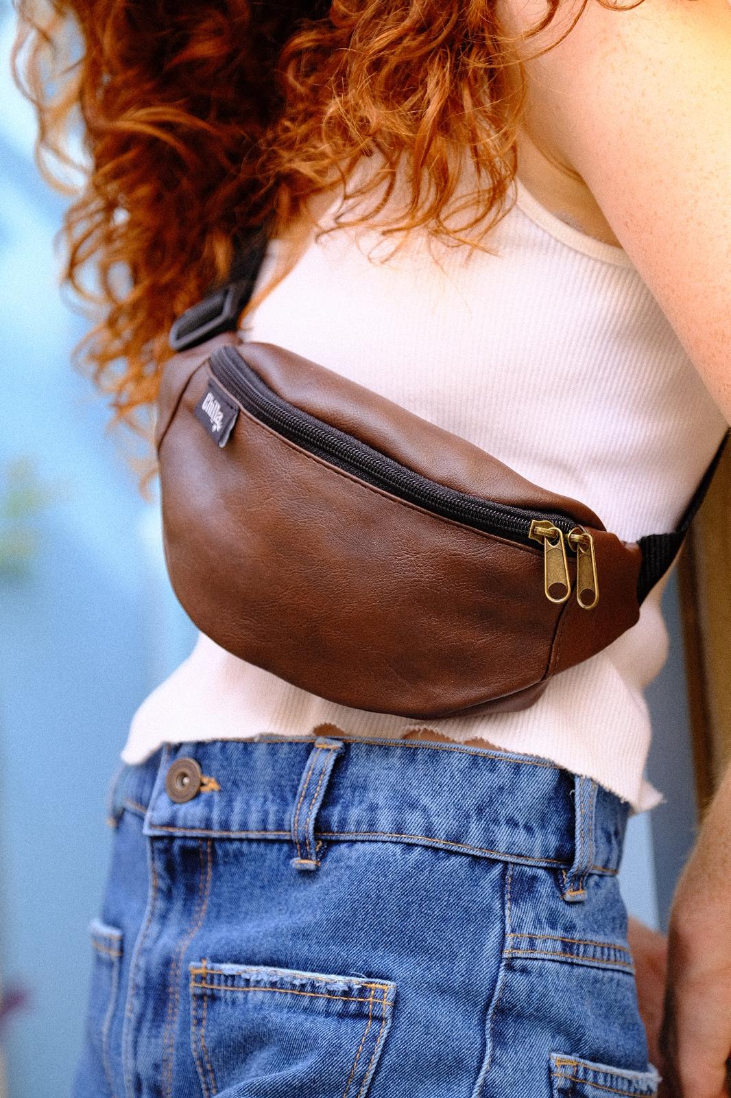 Roni Pouch – Retro Brown Vegan Leather