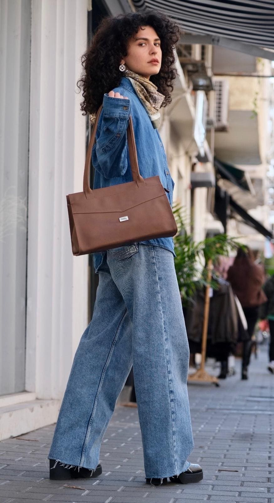 Light Brown Lou'iz Shoulder Bag