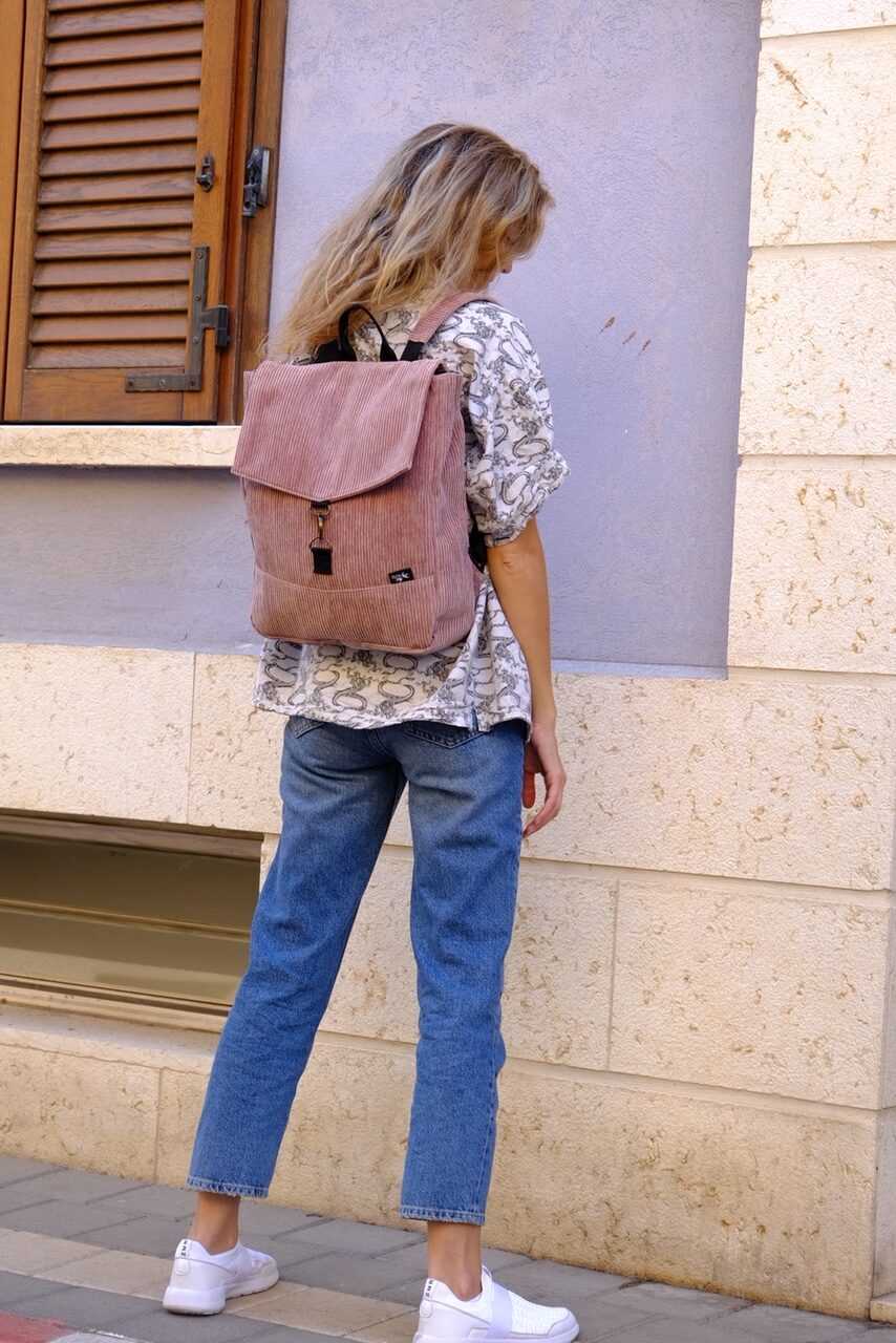 תיק סטודנטס גדול ורוד עתיק קורדרוי