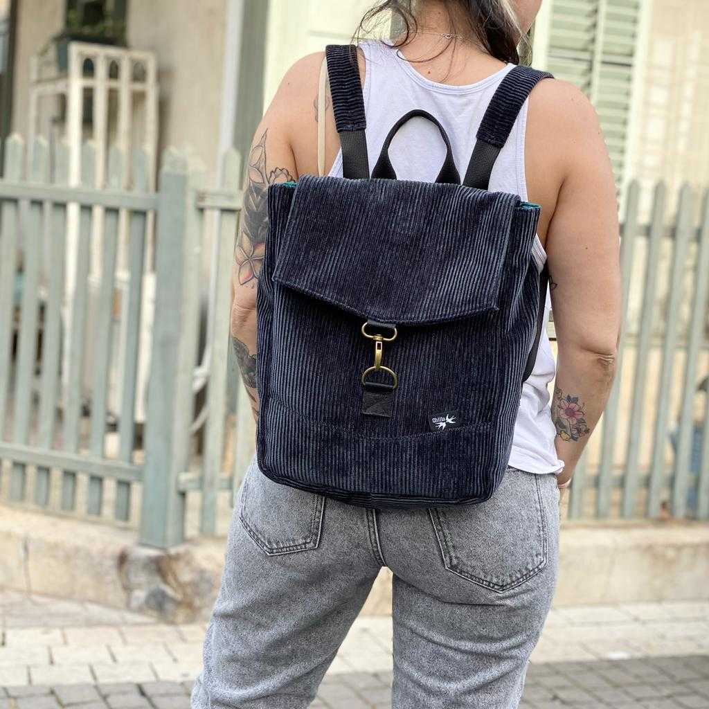 מיני סטודנטס שחור קורדרוי