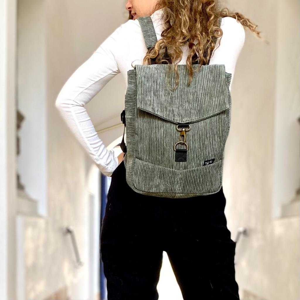 מיני סטודנטס ירוק-אפור קורדרוי