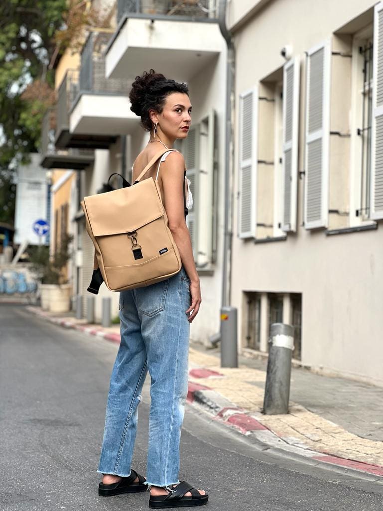 סטודנטס בינוני צהוב חול מהמם