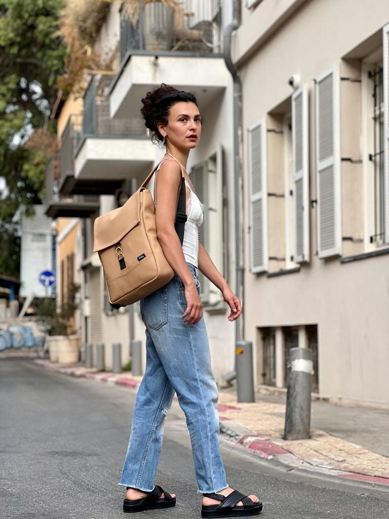 סטודנטס בינוני צהוב חול מהמם