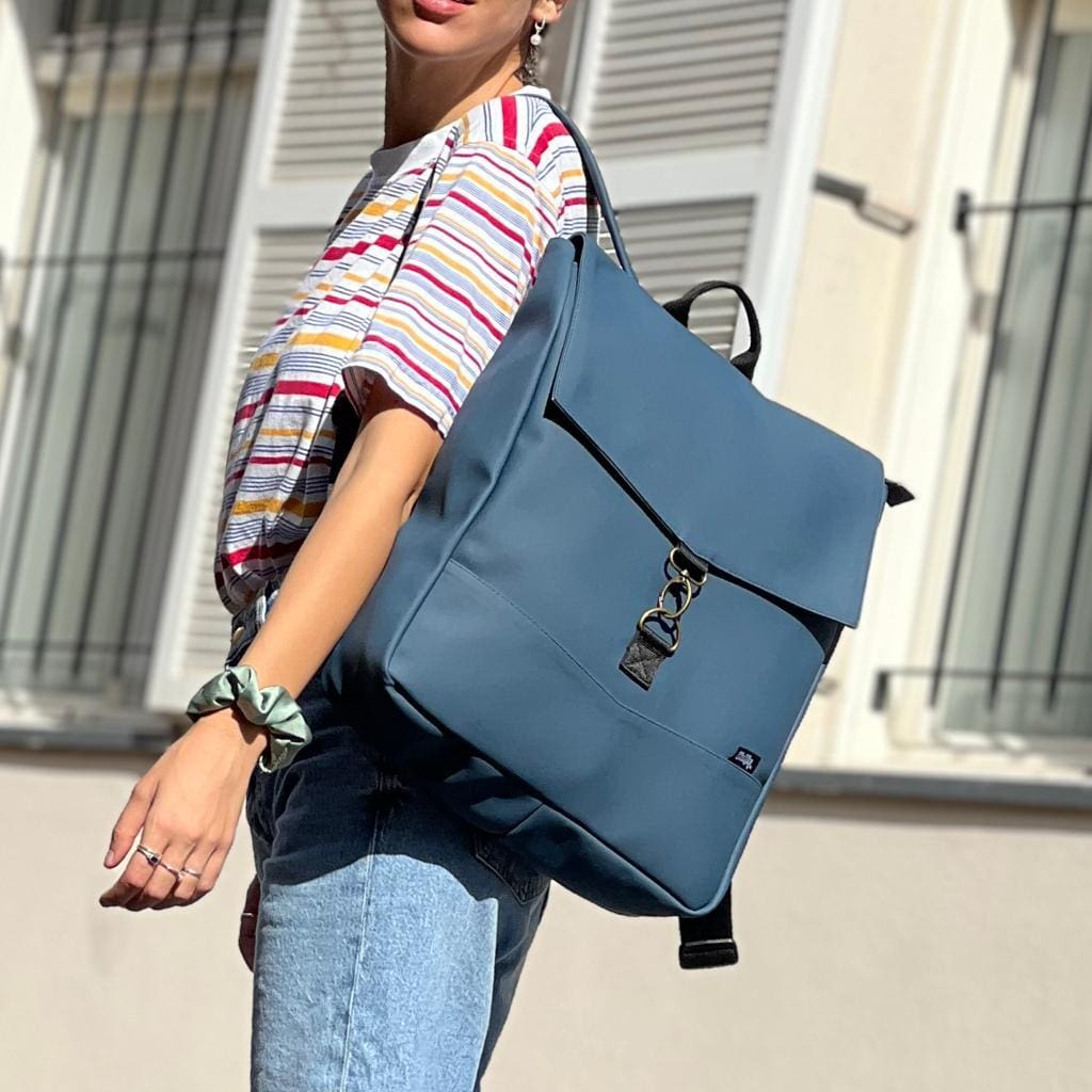 תיק סטודנט גדול כחול-טורקיז דמוי נובוק