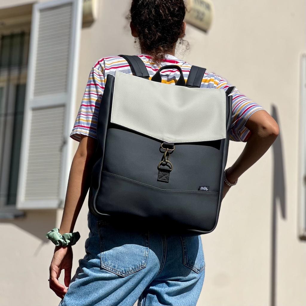 תיק סטודנטס גדול שחור עם אבן טקסטורה