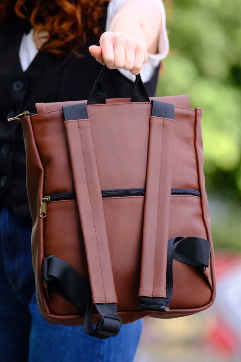 תיק גב מיני סטודנטס חום אדמה