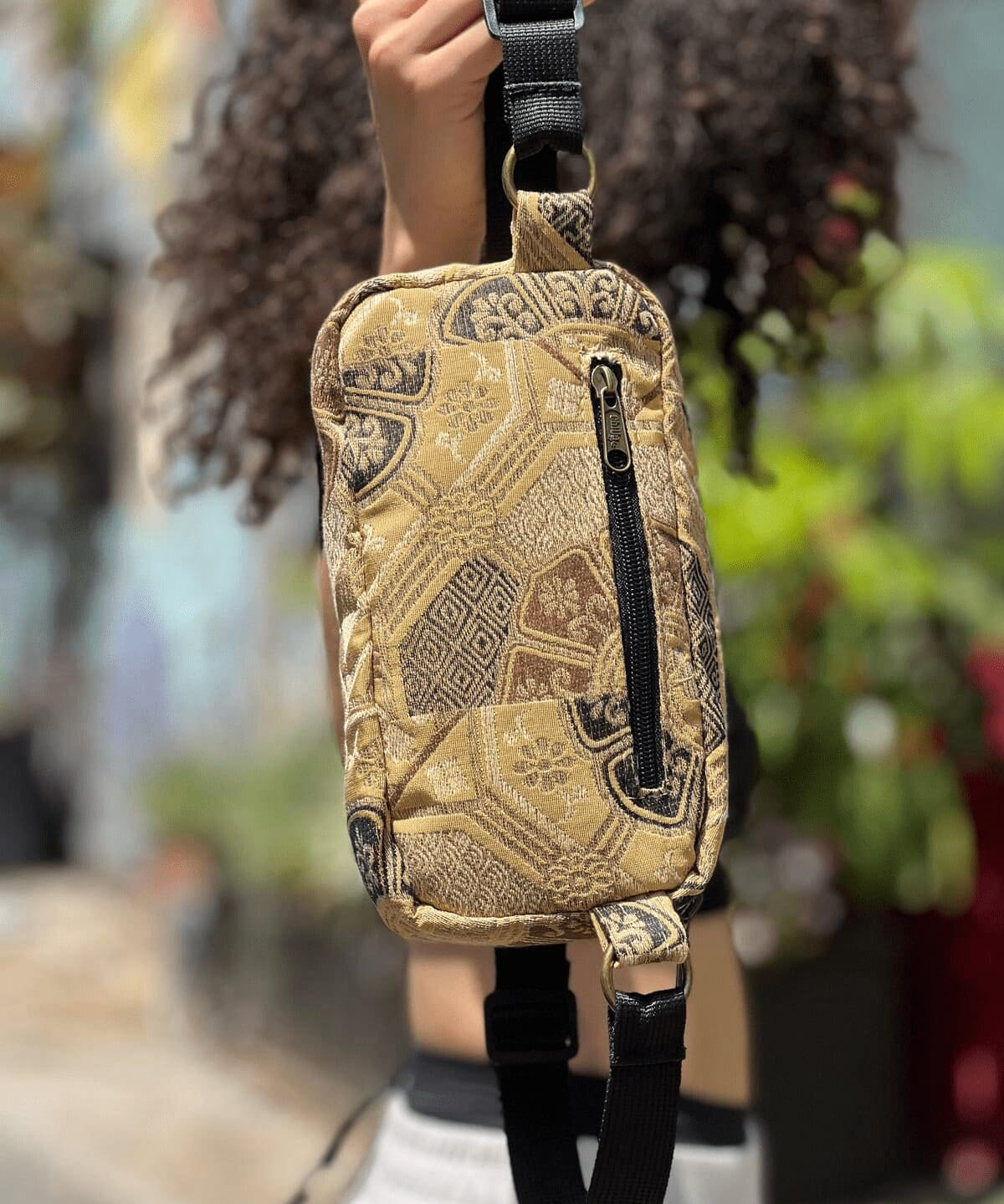 פאוץ' 'לורנס' בלונדי