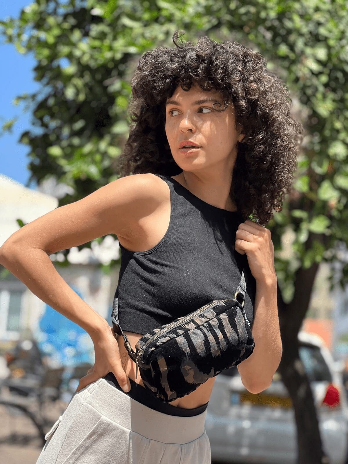 פאוץ' 'לורנס' נגיעות קטיפה