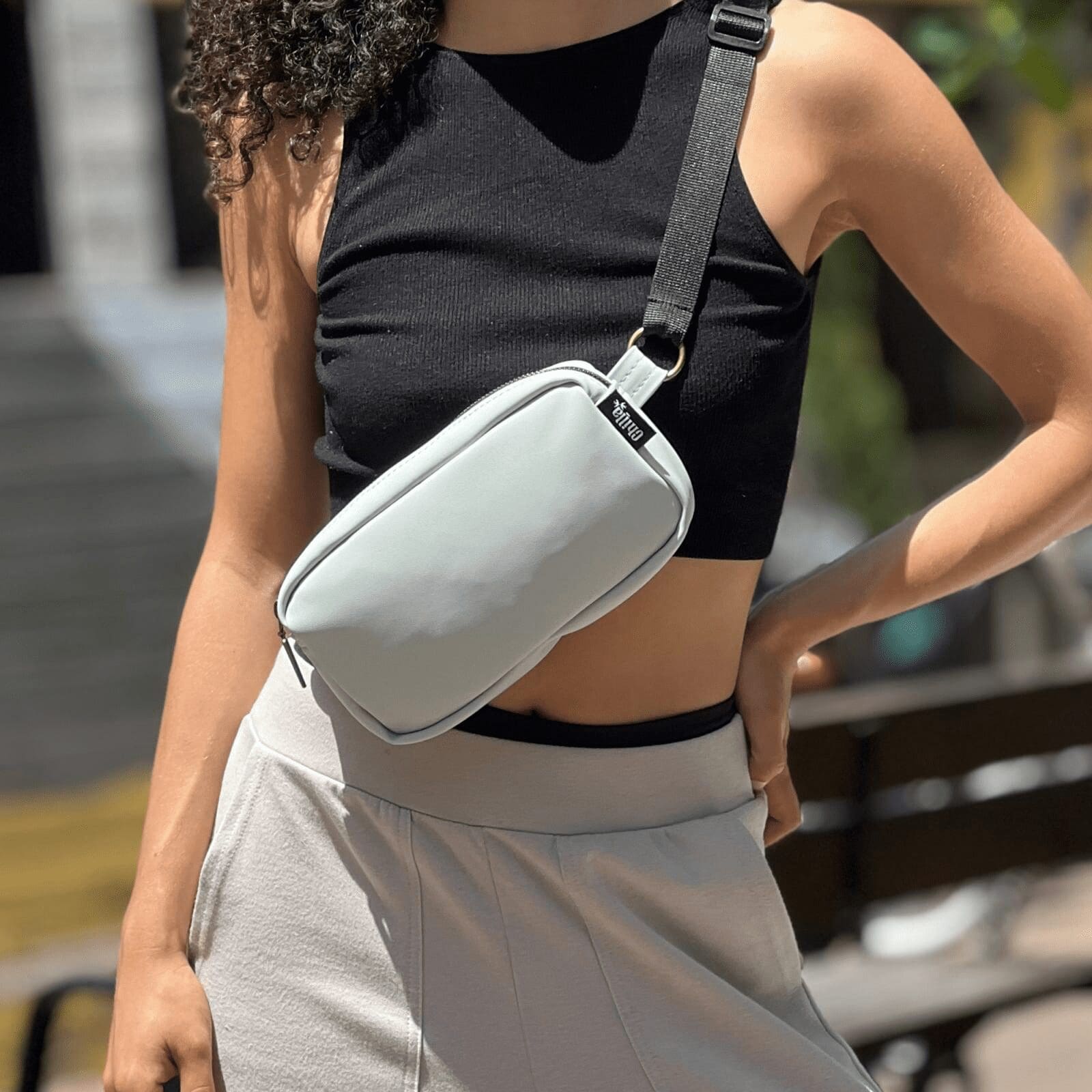 פאוץ' 'לורנס' תכלת בהיר בהיר