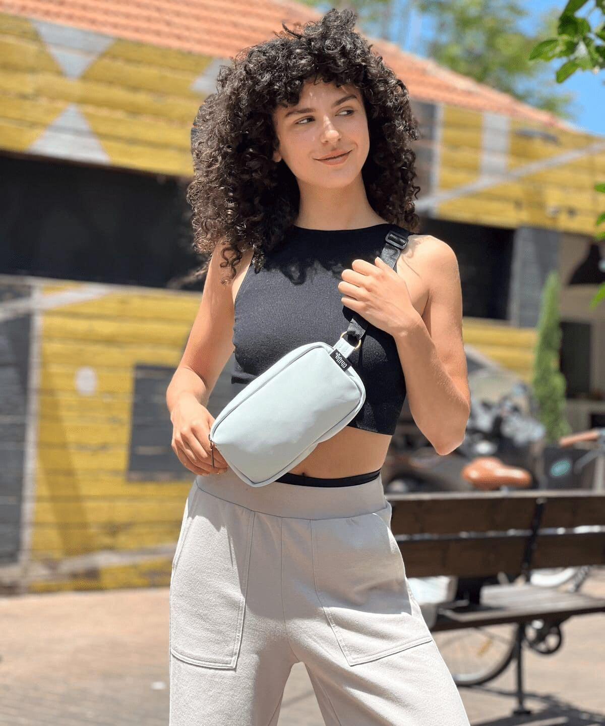 פאוץ' 'לורנס' תכלת בהיר בהיר