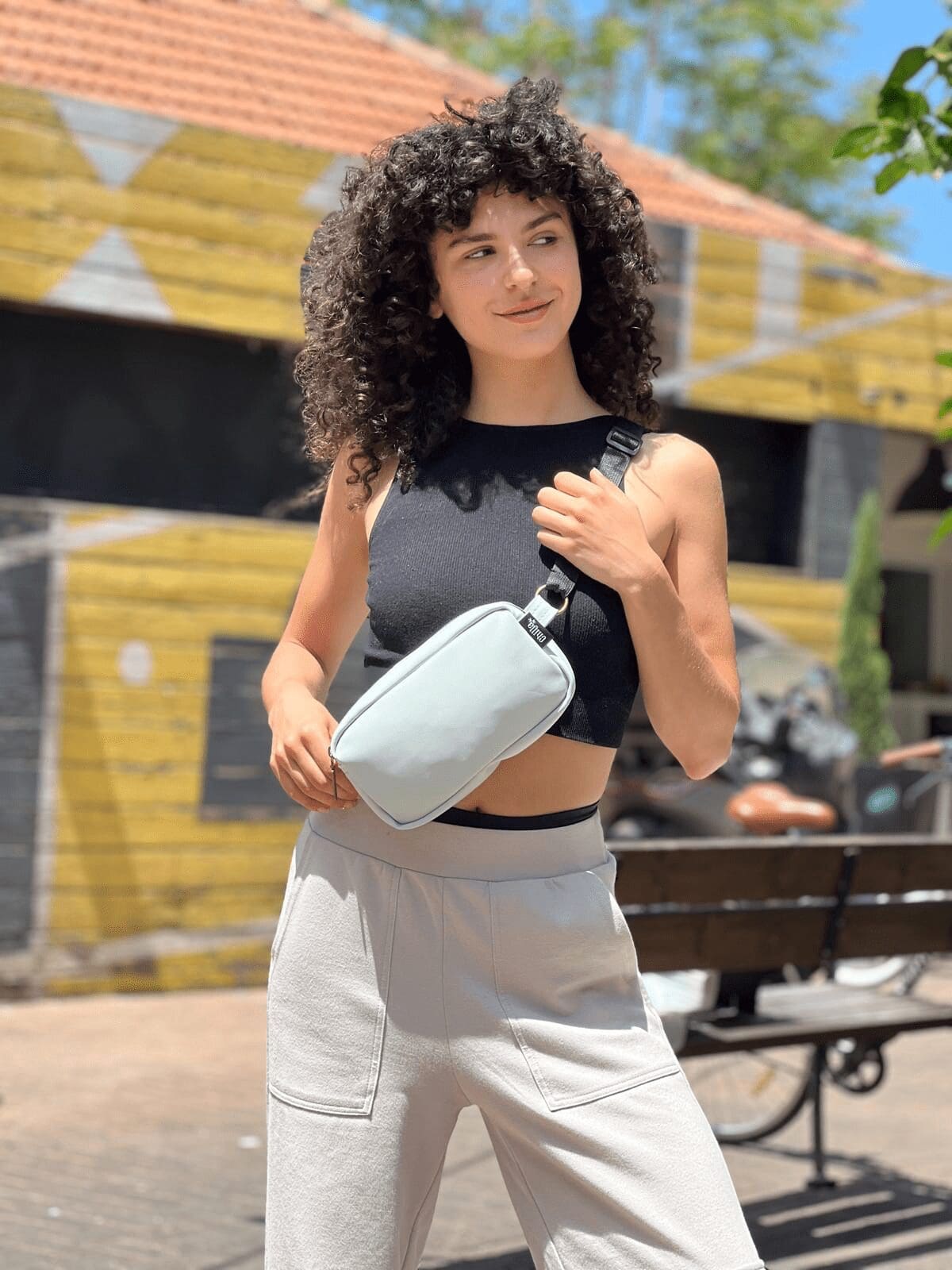 פאוץ' 'לורנס' תכלת בהיר בהיר