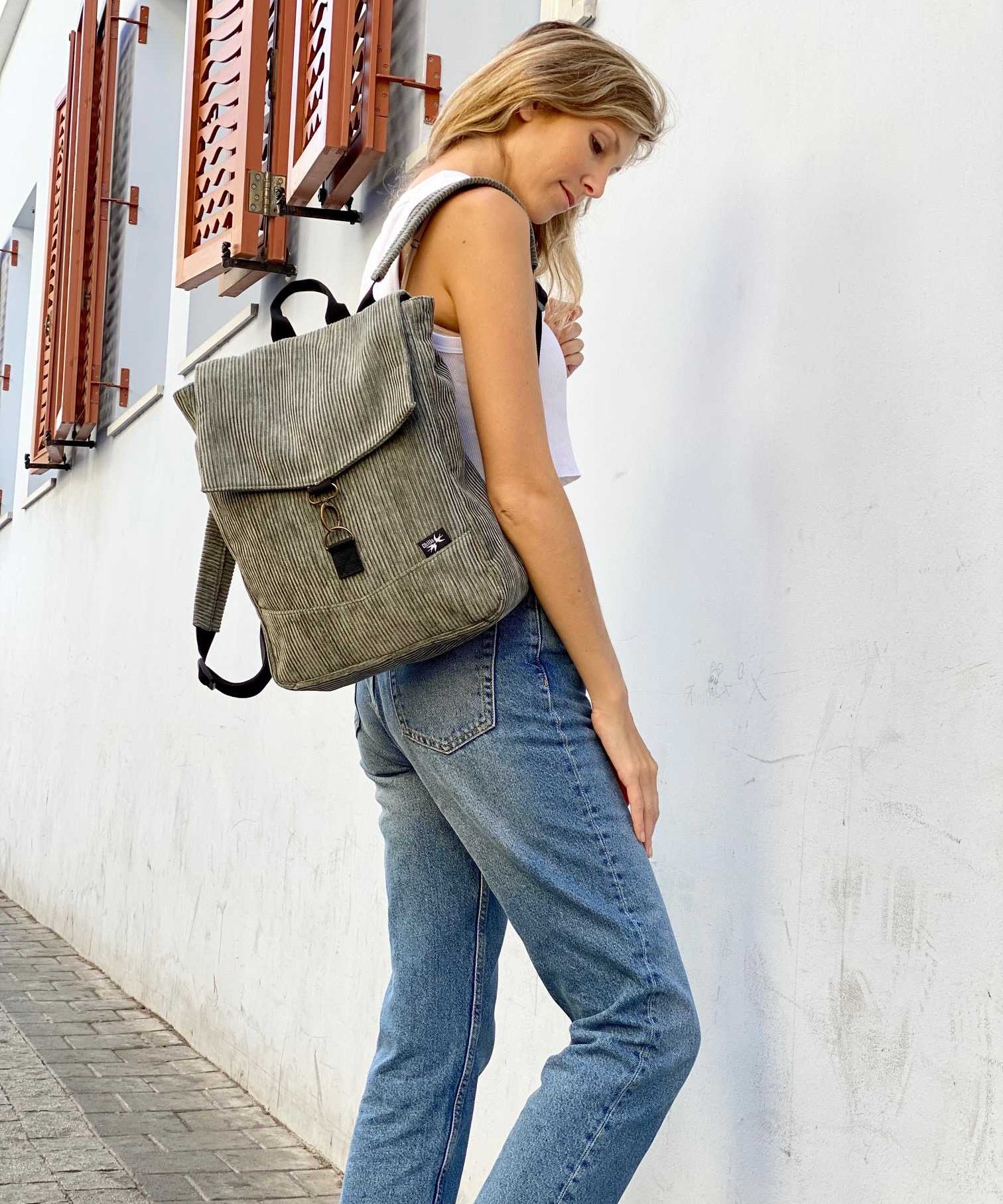 סטודנטס בינוני ירוק-אפור קורדרוי