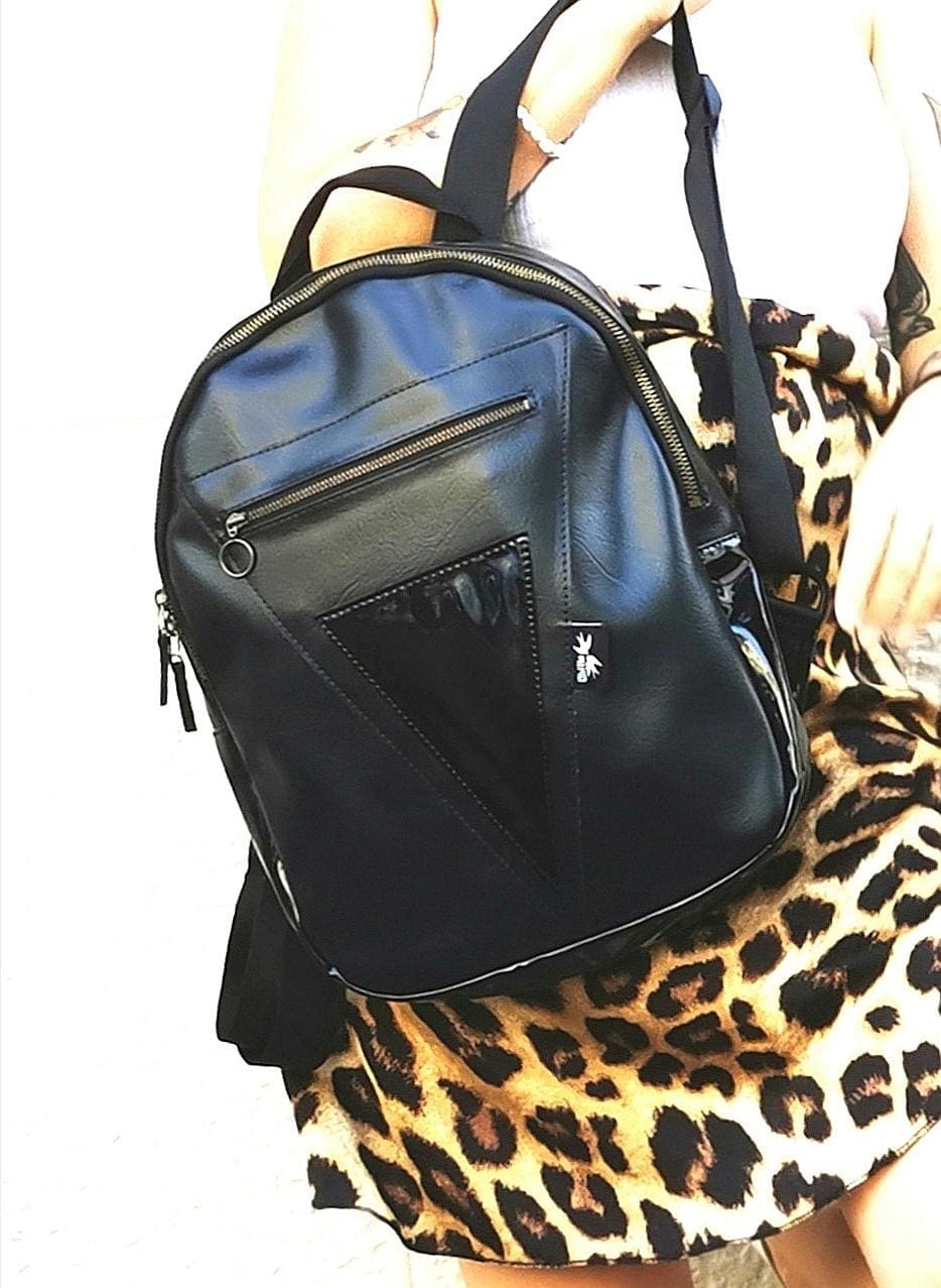 Black "Tal" bag with black lacquer