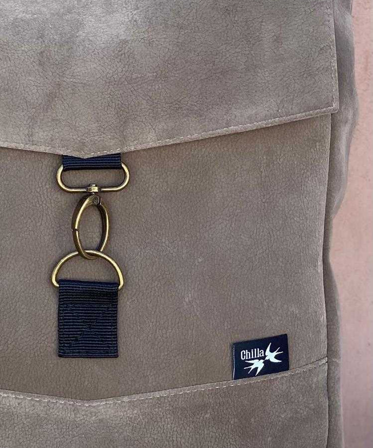 מיני סטודנטס חום דמוי זמש