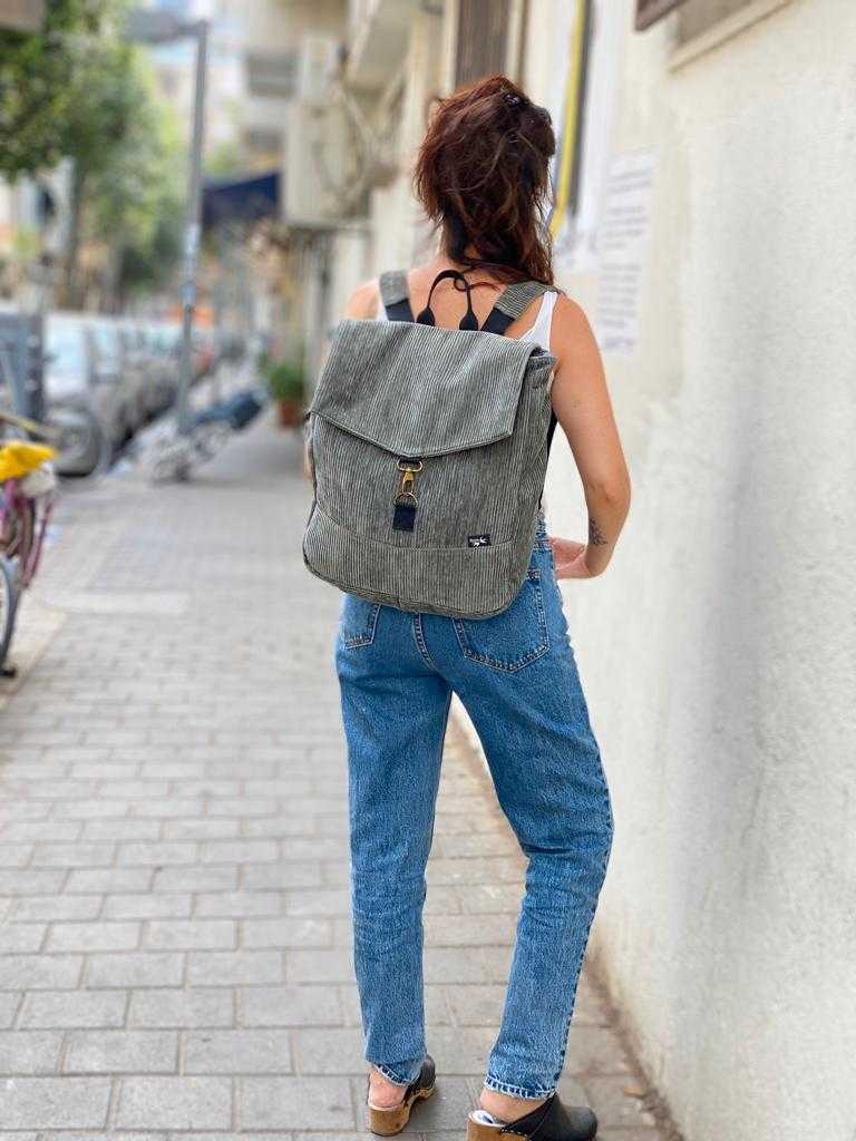 סטודנטס גדול ירוק-אפור קורדרוי