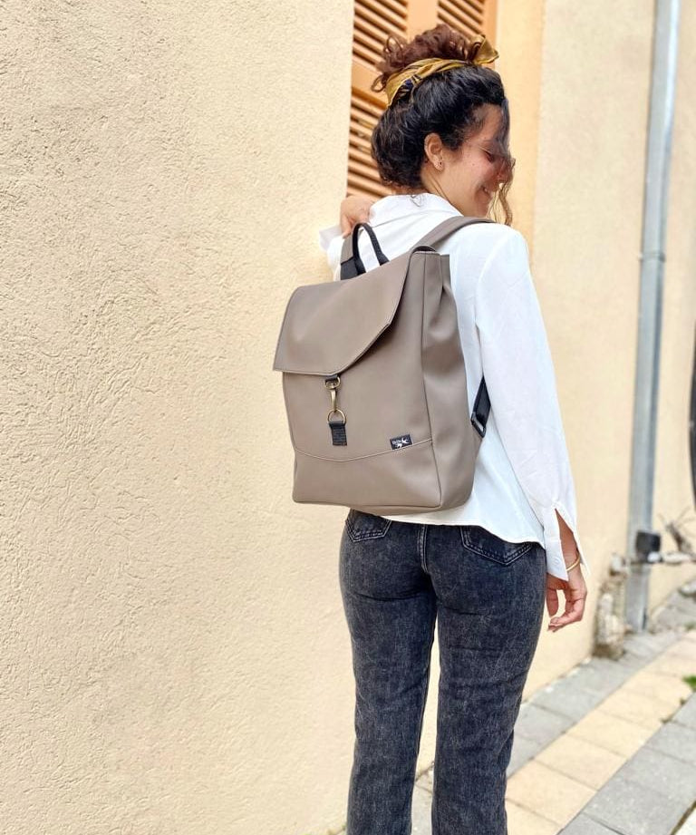 סטודנטס גדול חום דמוי נובוק