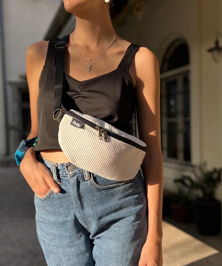 פאוץ' הלגה לבן קורדרוי