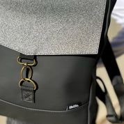 סטודנטס בינוני שחור עם נצנצים