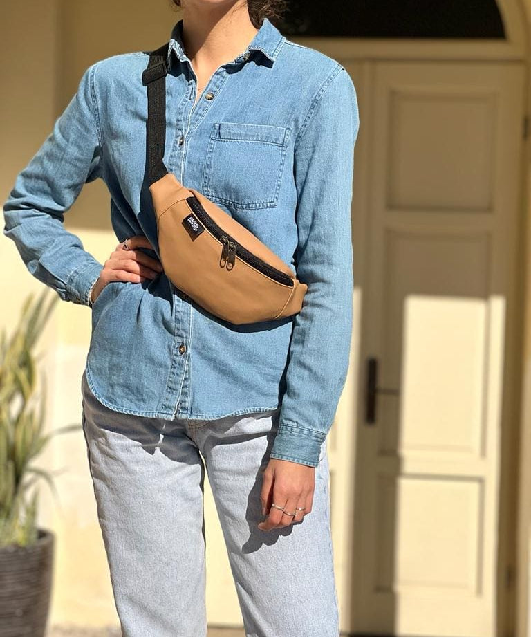 פאוץ' רוני קאמל