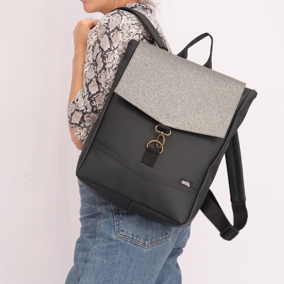 סטודנטס בינוני שחור עם נצנצים