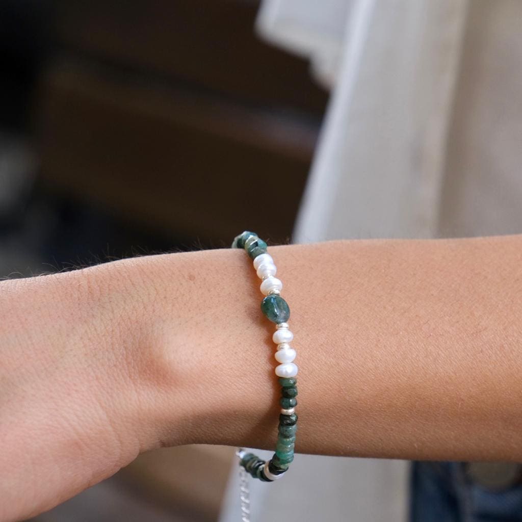 צמיד 'קלואי' אמרלד ופנינים