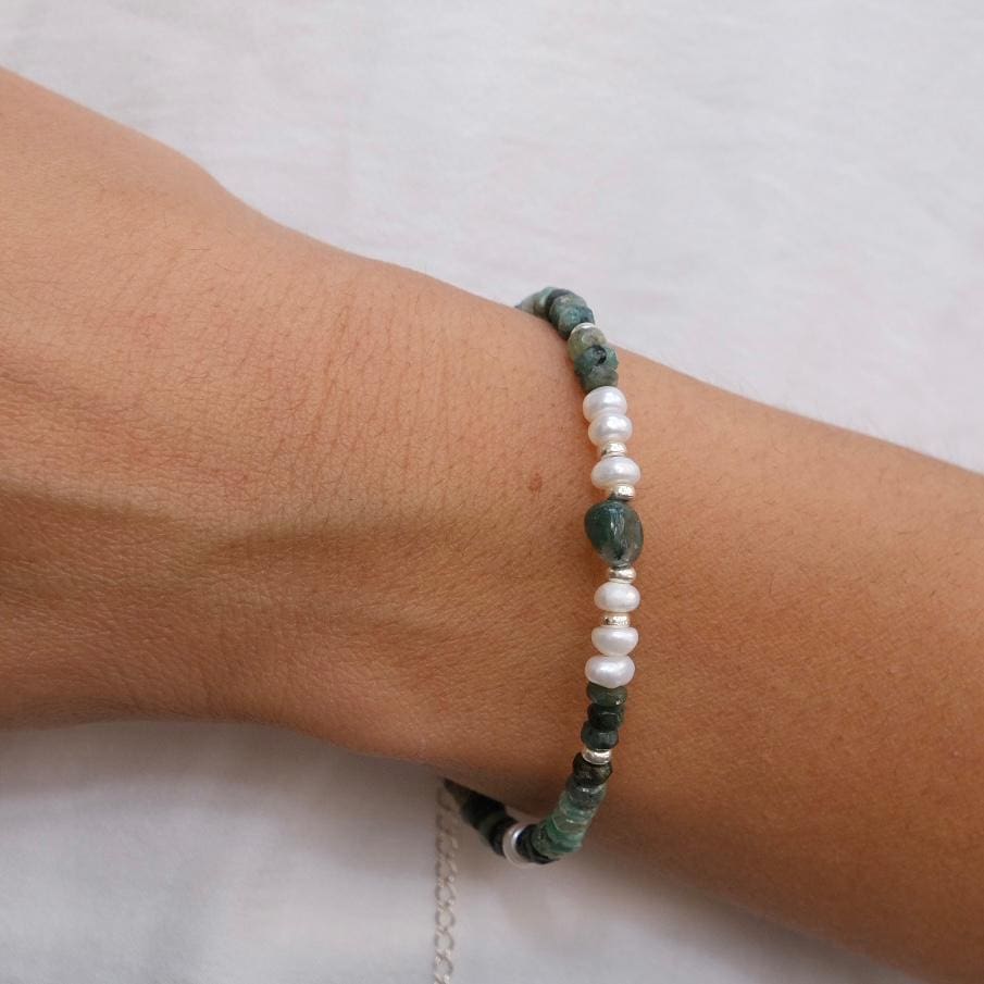 'Chloe' emerald and pearl bracelet